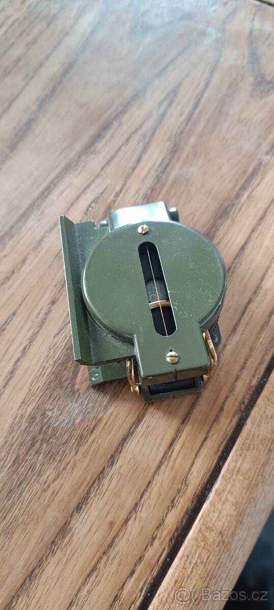 Starý vojenský kompas - 2