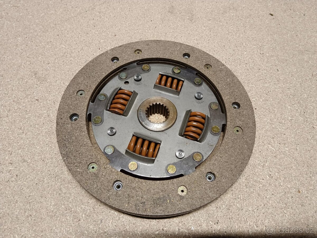 Spojková lamela Mazda 323 - 2