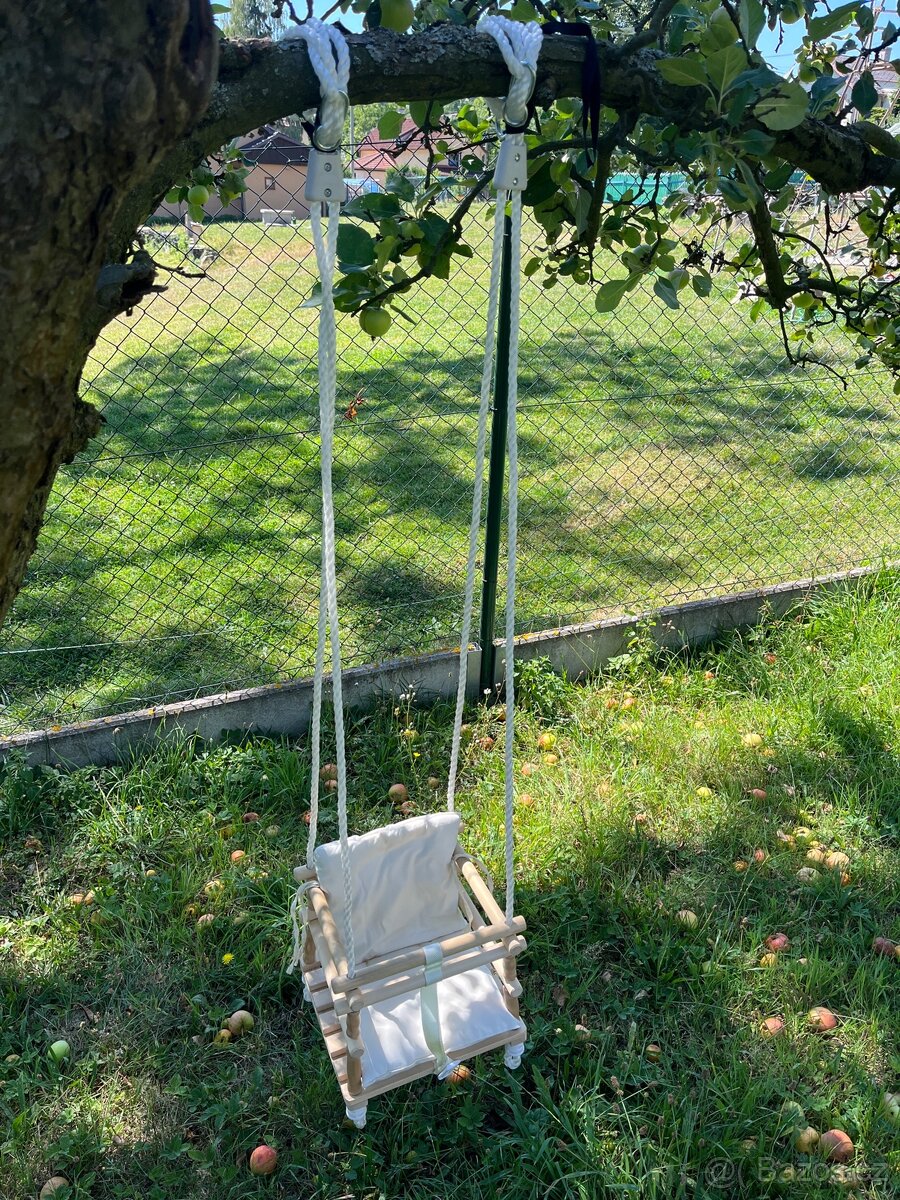 Dětská dřevěná houpačka - 2