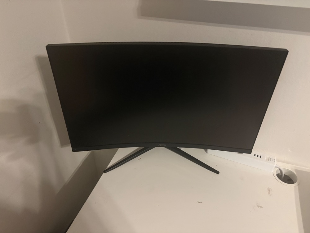 PC a monitor MSI - 2