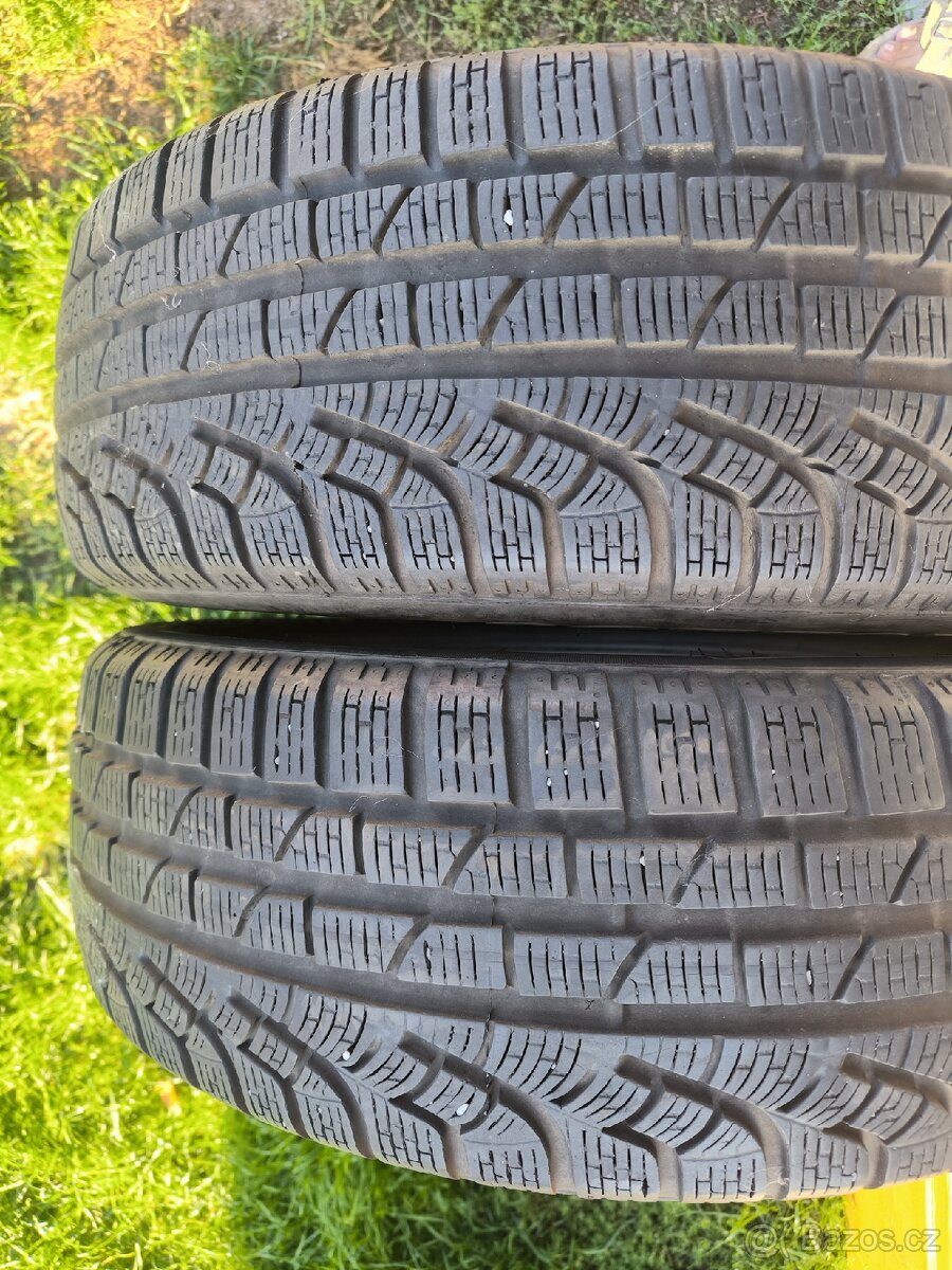 Pirelli 215/55/17 - 2
