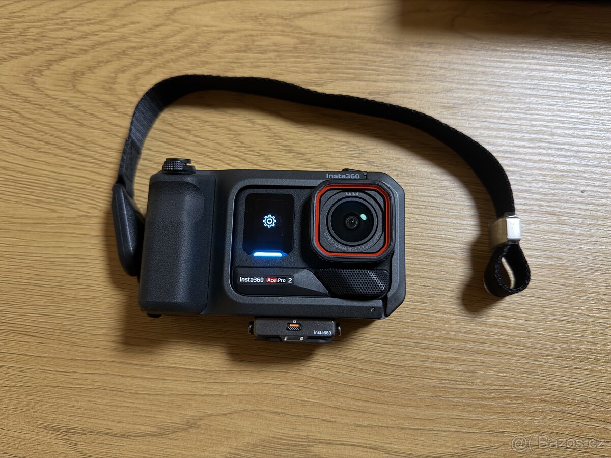 Insta360 Ace Pro 2 a insta360 X5 - 2