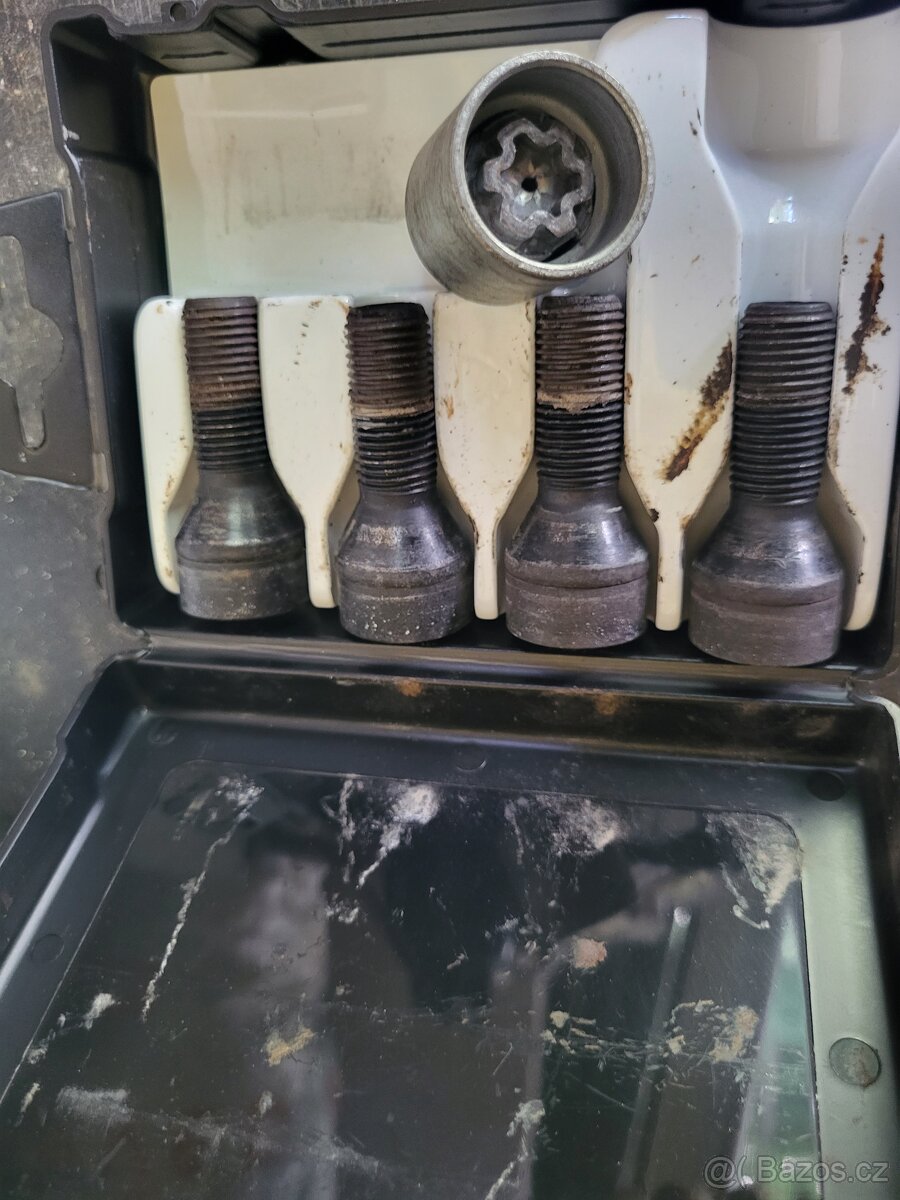 BMW bezpečnostní šrouby - 2