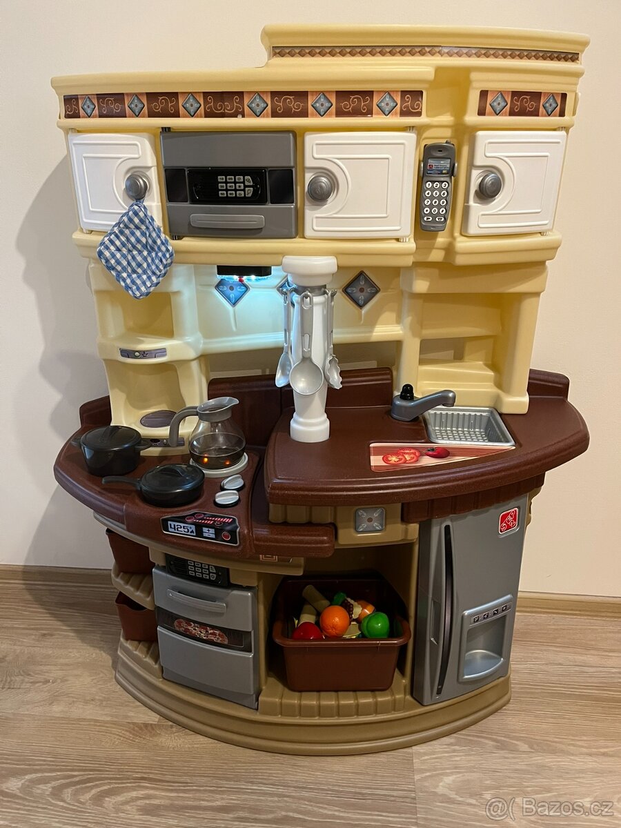 Dětská kuchyňka ve ve skvělém stavu s bohatým příslušenstvím - 2