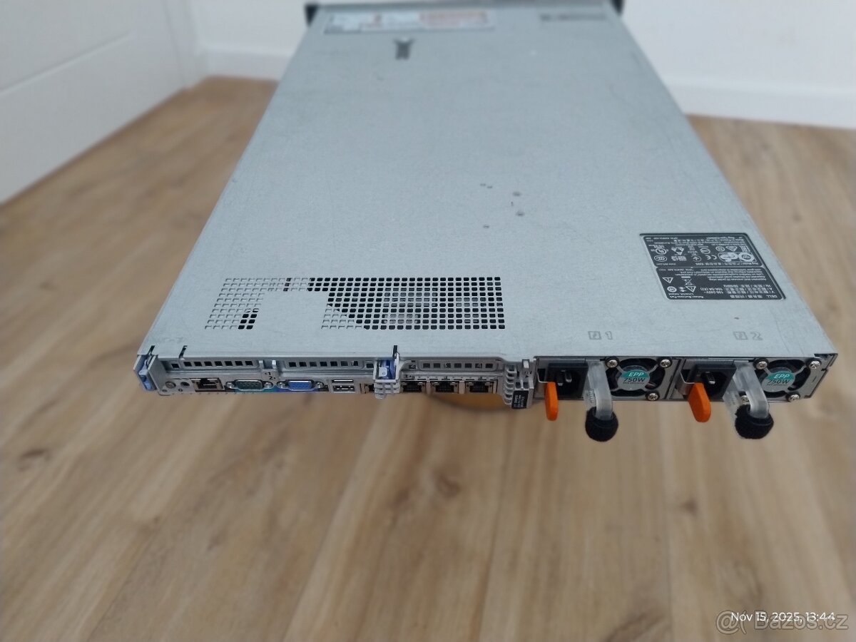 Server Dell PE R630, 2x Xeon E5-2660, 256GB RAM, 4x 1,8 TB - 2