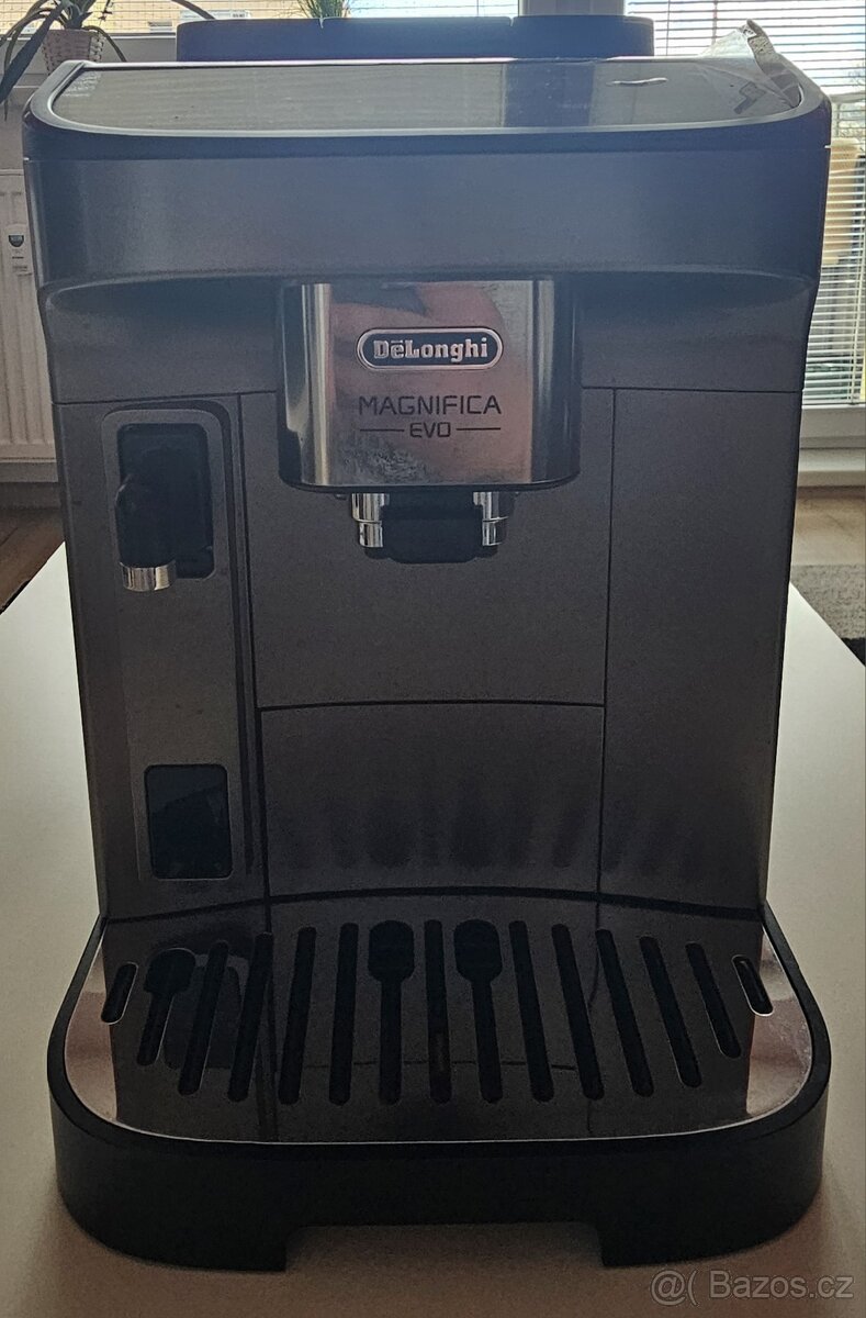 Kávovar DeLonghi Magnifica evo - 2