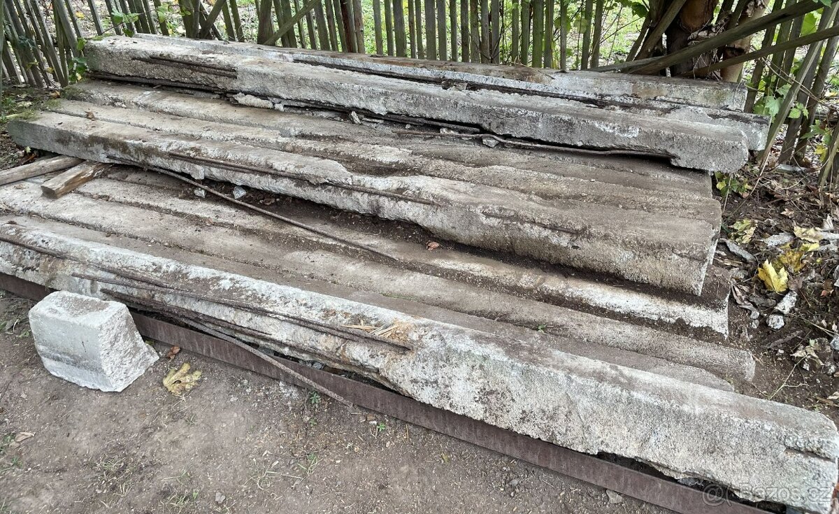 Betonové kůly za odvoz - 2