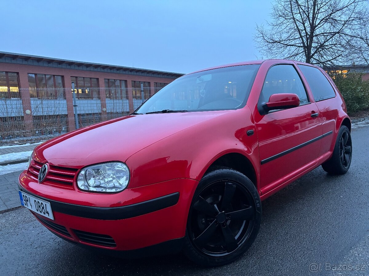 Volkswagen Golf 1.4i - 2