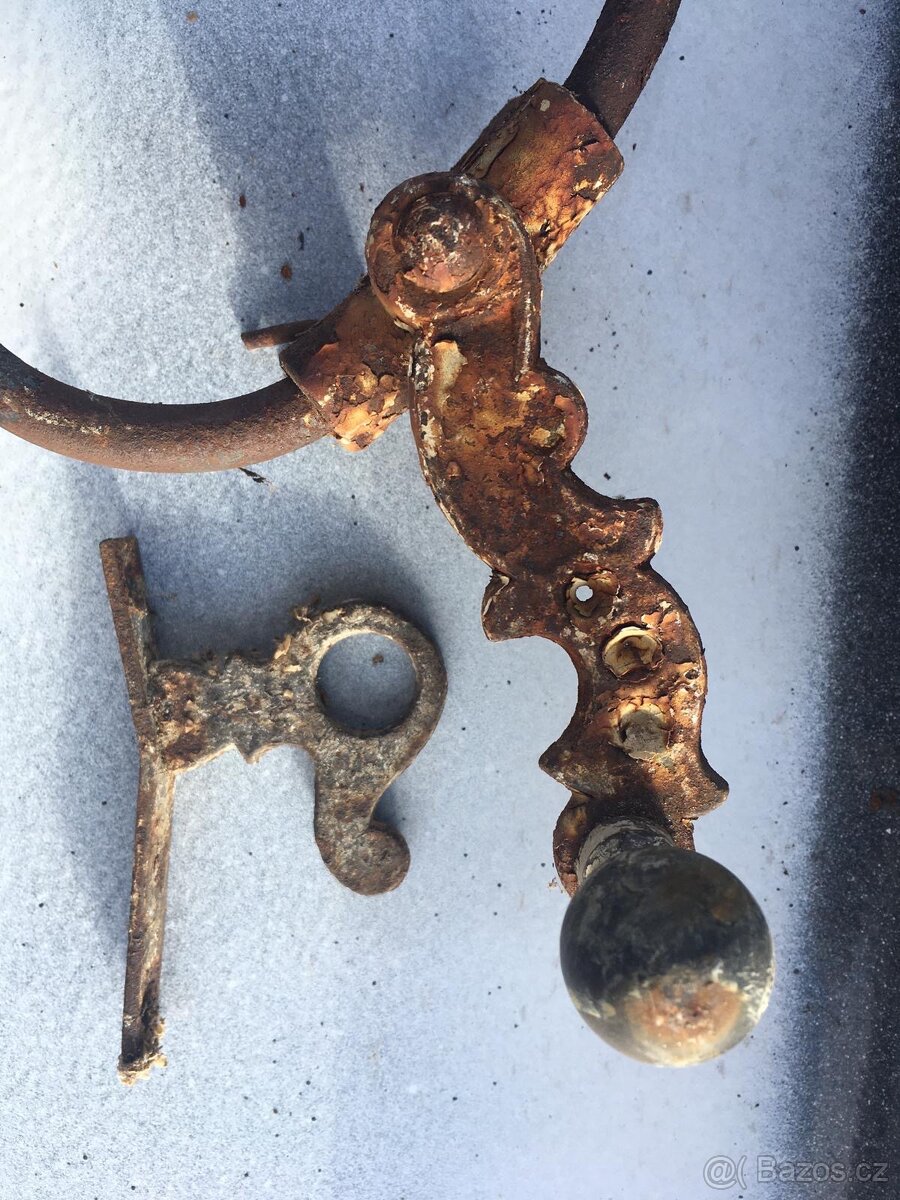 Prodám staré kliky od oken - 2