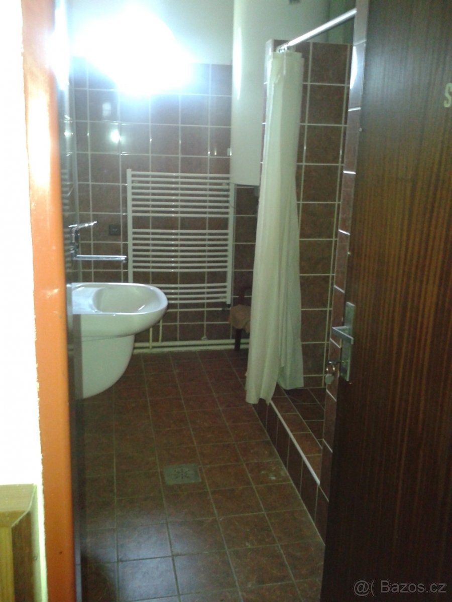 Pronajmeme pokoj u metra Budějovická - 2