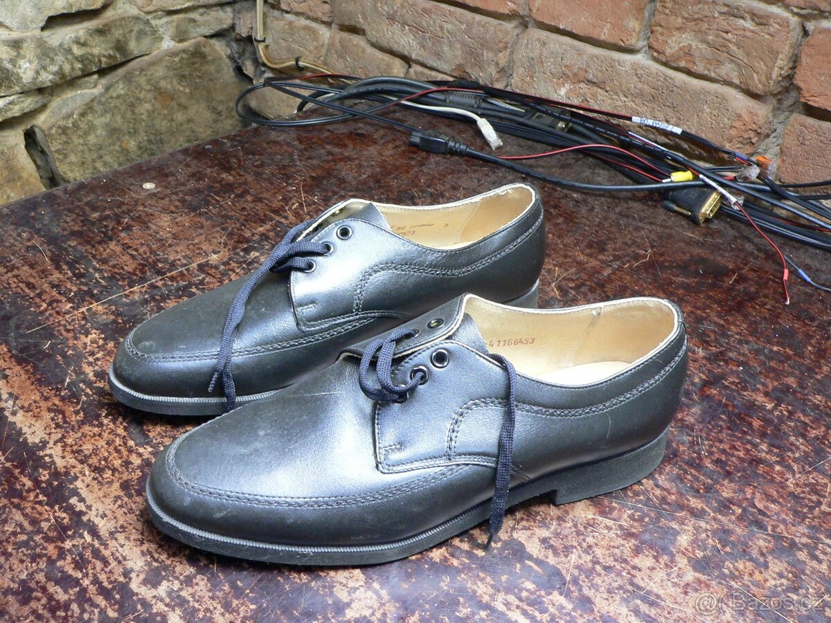 Vojenské polobotky Prabos - 2