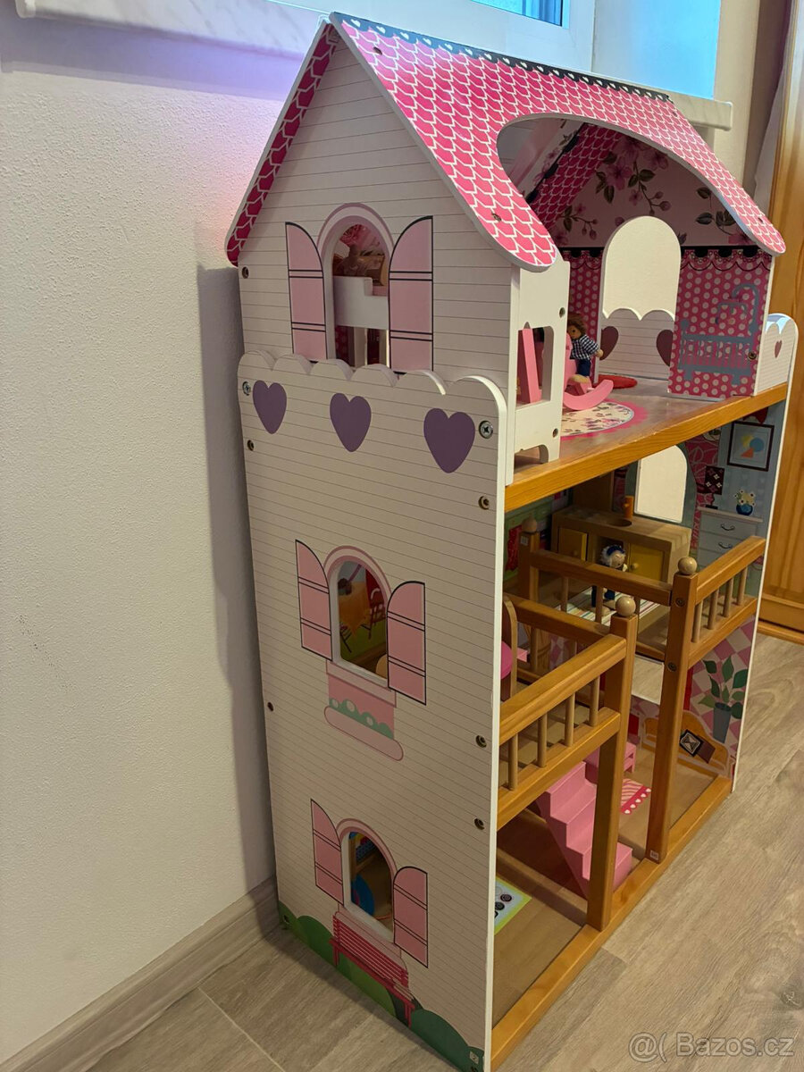 Dřevěný domeček pro panenky - 2