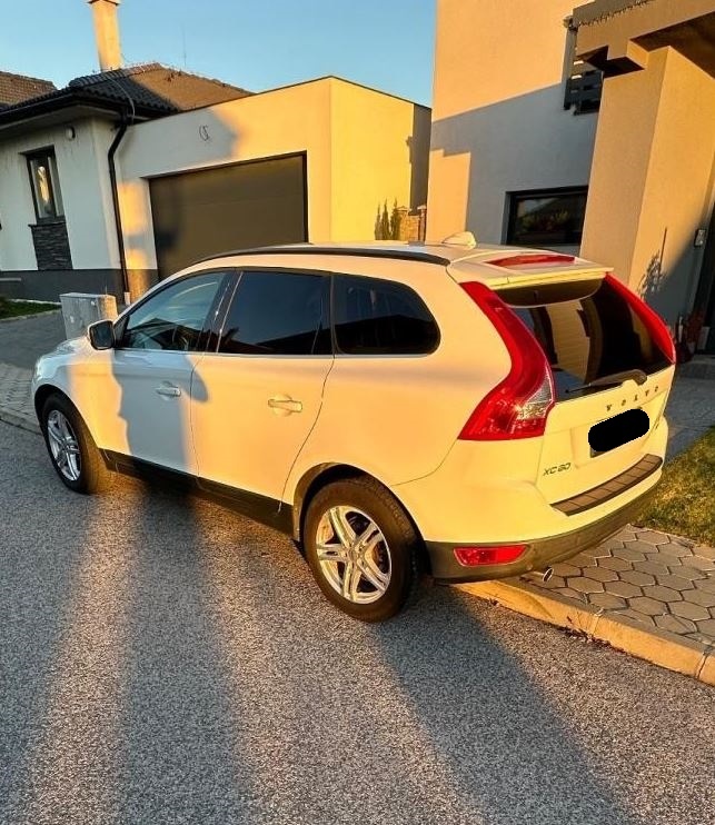 Volvo XC60 2.4 D 4x4 SUV BIELA - 2