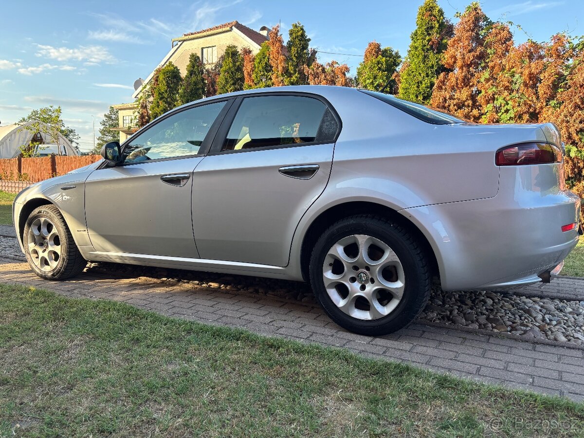 Predám alfa romeo 159 1,9jtd 110kw - 2