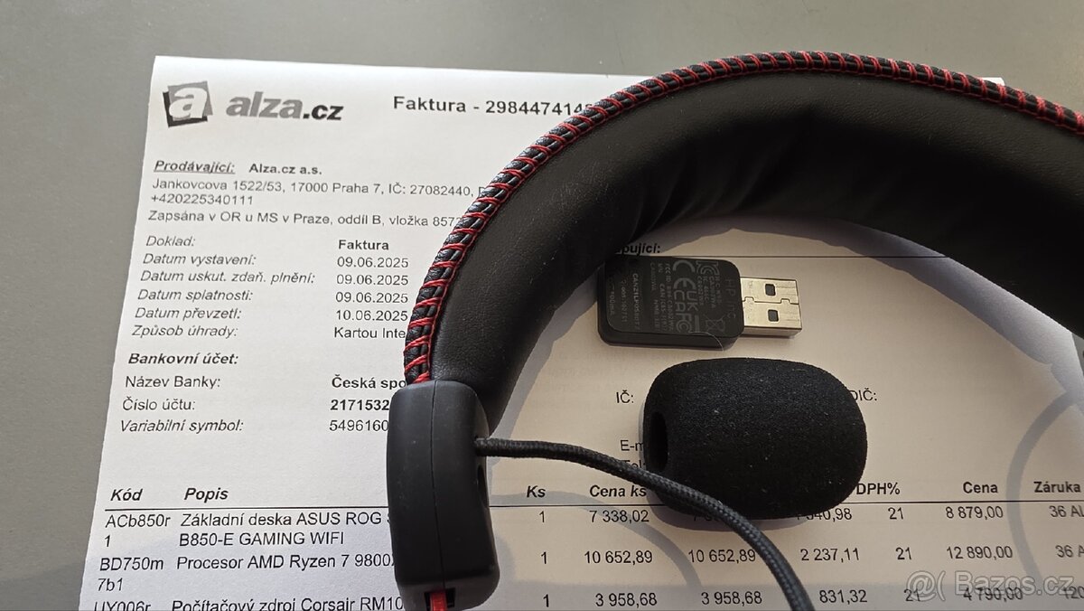 HyperX Cloud Alpha Wireless Gaming Headset
- 2