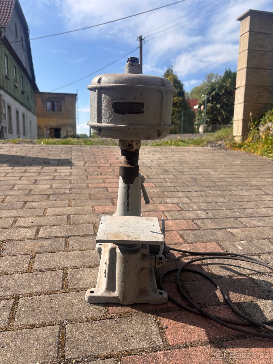 HISTORICKÁ  VRTAČKA ( AEG ) - 2