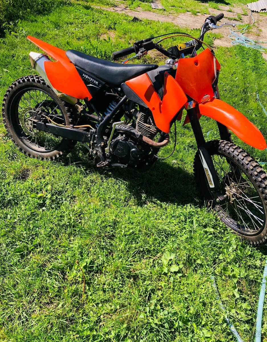 Dirt bike KTM 250