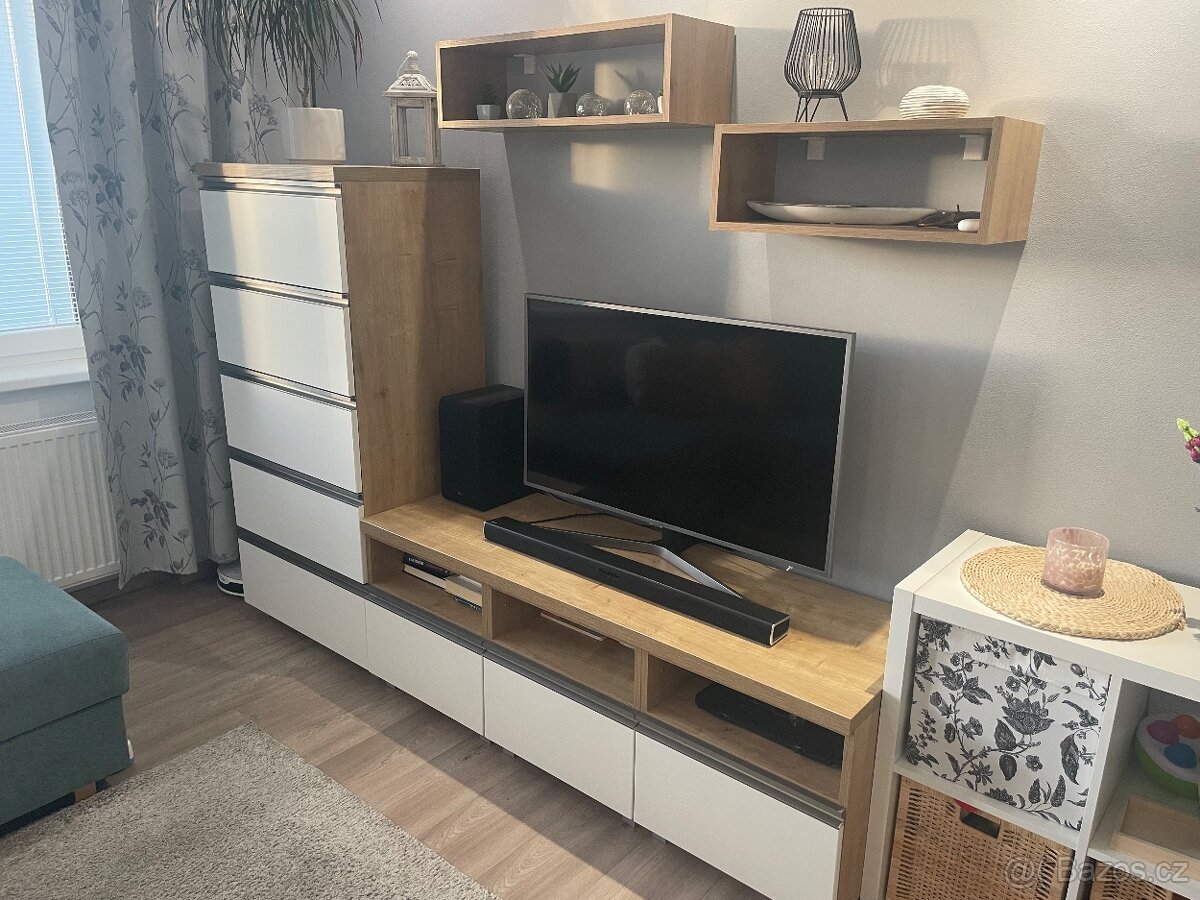 Obývací stěna, konferenční stůl - 2