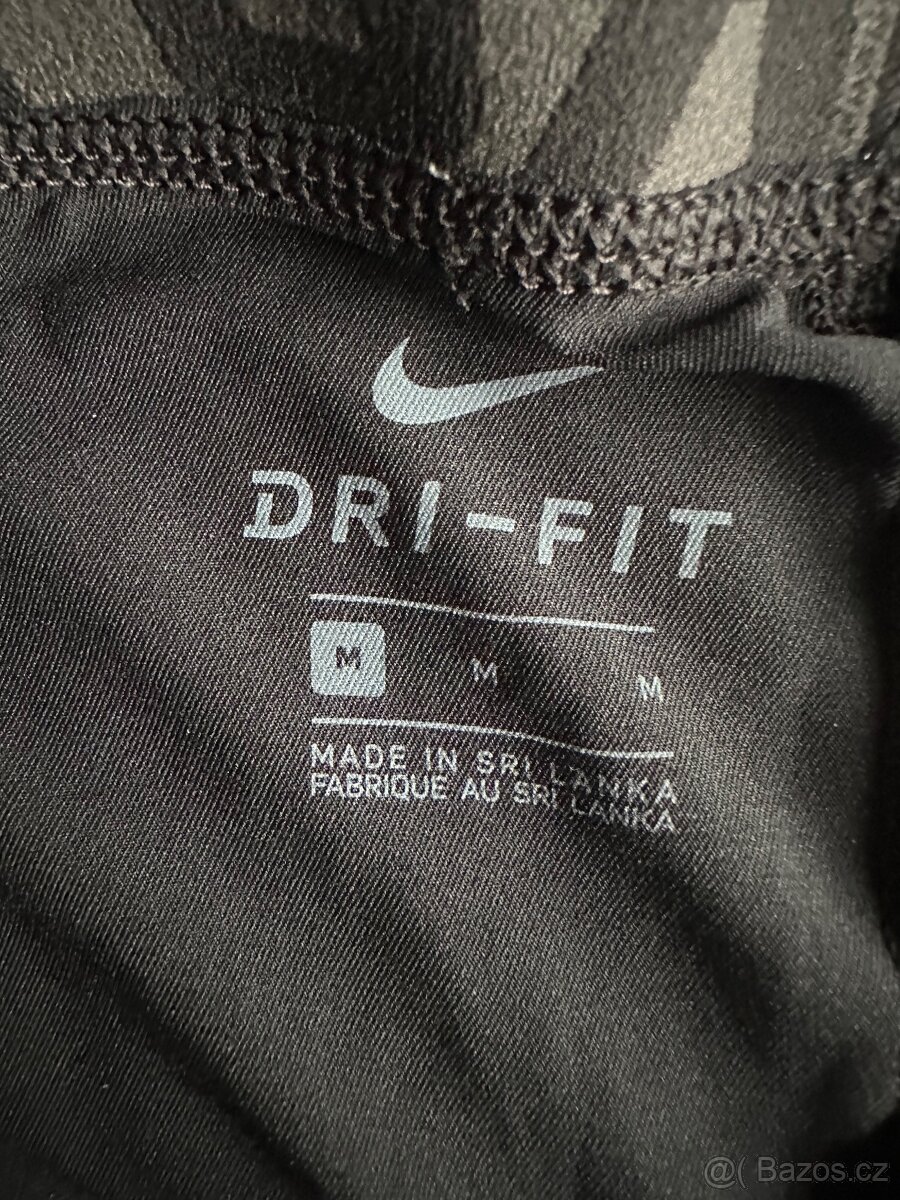 Nike černé kompresní 3/4 kalhoty vel. M - 2