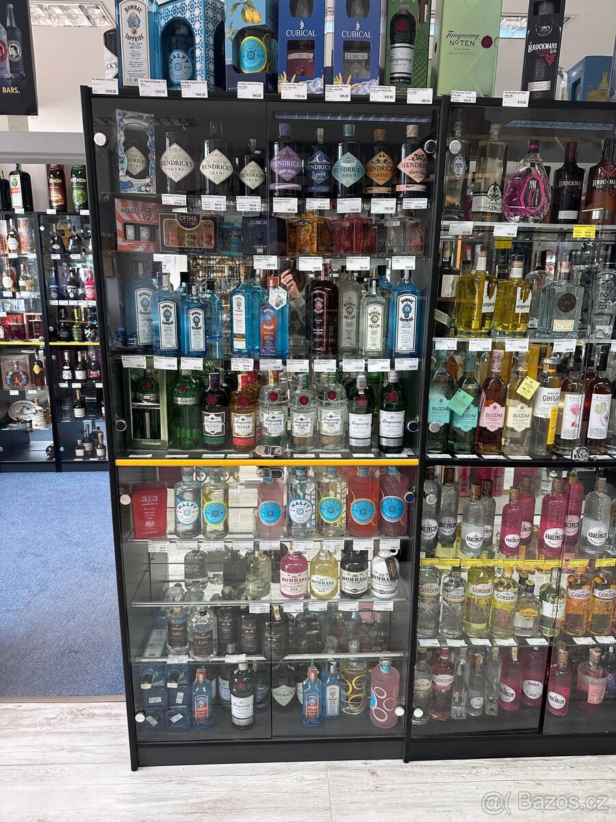 regály/Zařízení prodejny - 2