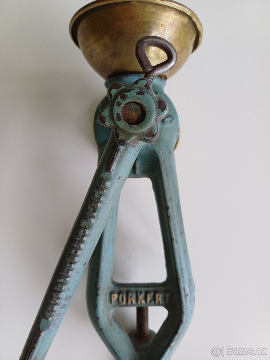 Starožitný mlýnek na mák - 2