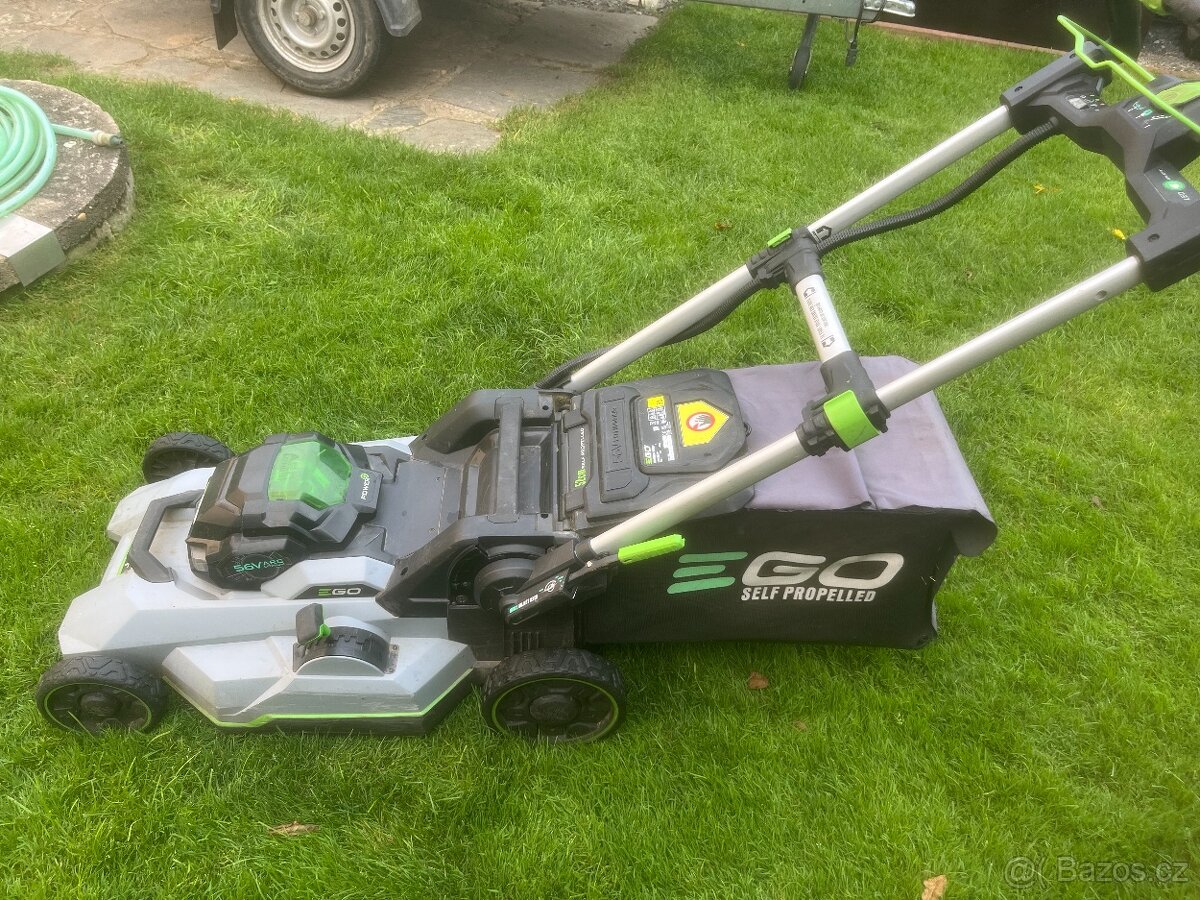 sekačka EGO LM2135E, baterie, nabíječka - 2