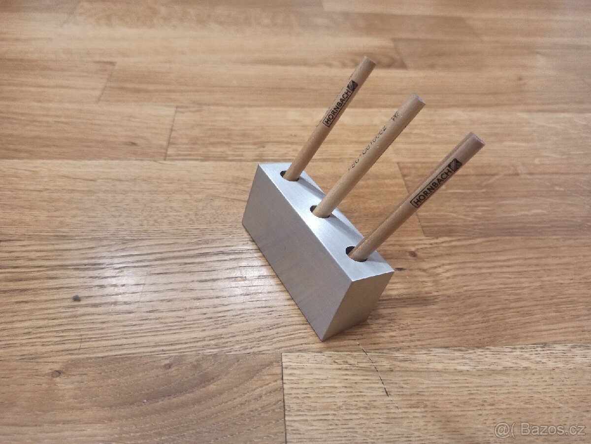 Stojánek na tužky - 2