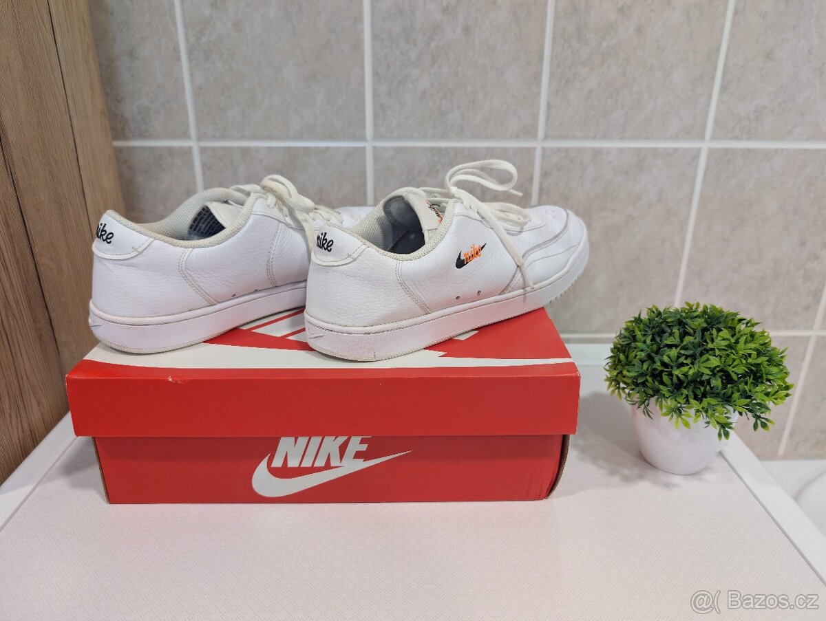 nike court vintage 43