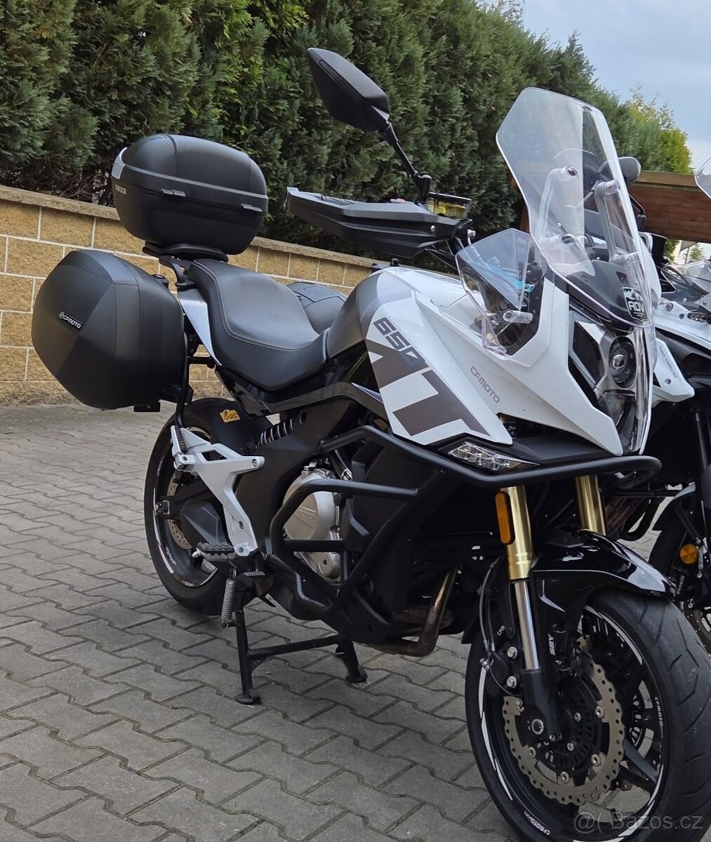 CFMOTO 650MT Premium - 2