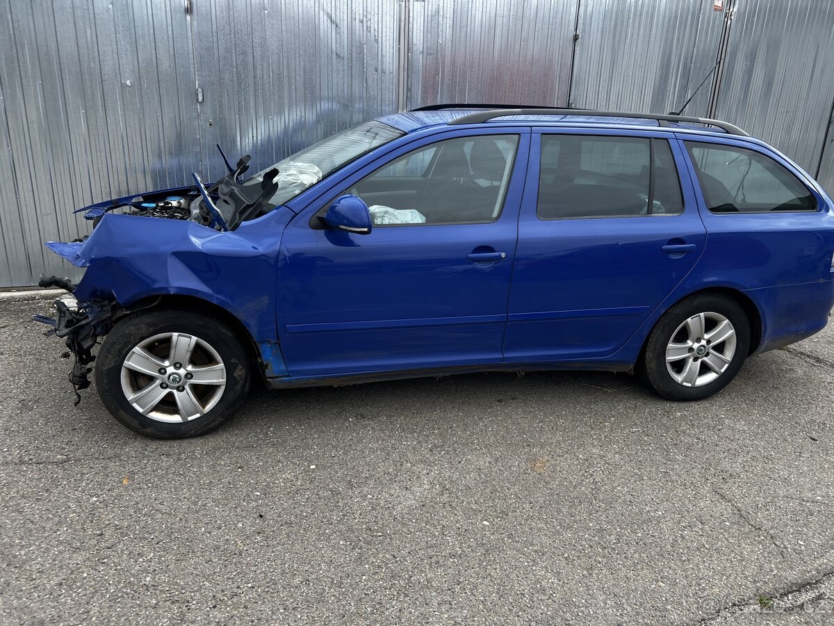 Skoda octavia 1.6tdi cr modra - 2