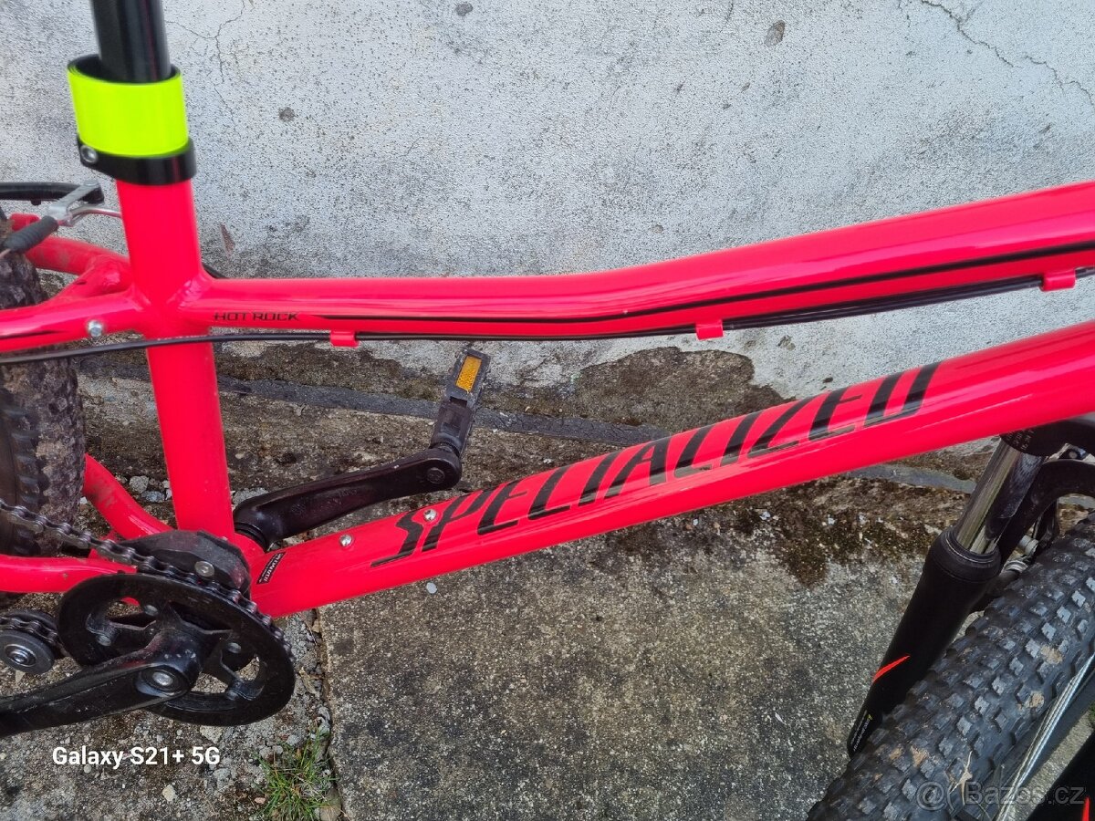 DÍVČÍ KOLO Specialized Hotrock - 2