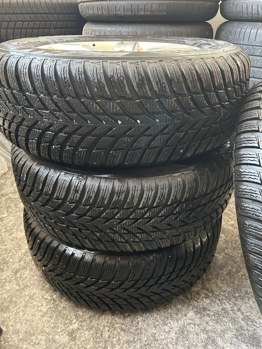 Audi Kola 235/65 R17 - 2