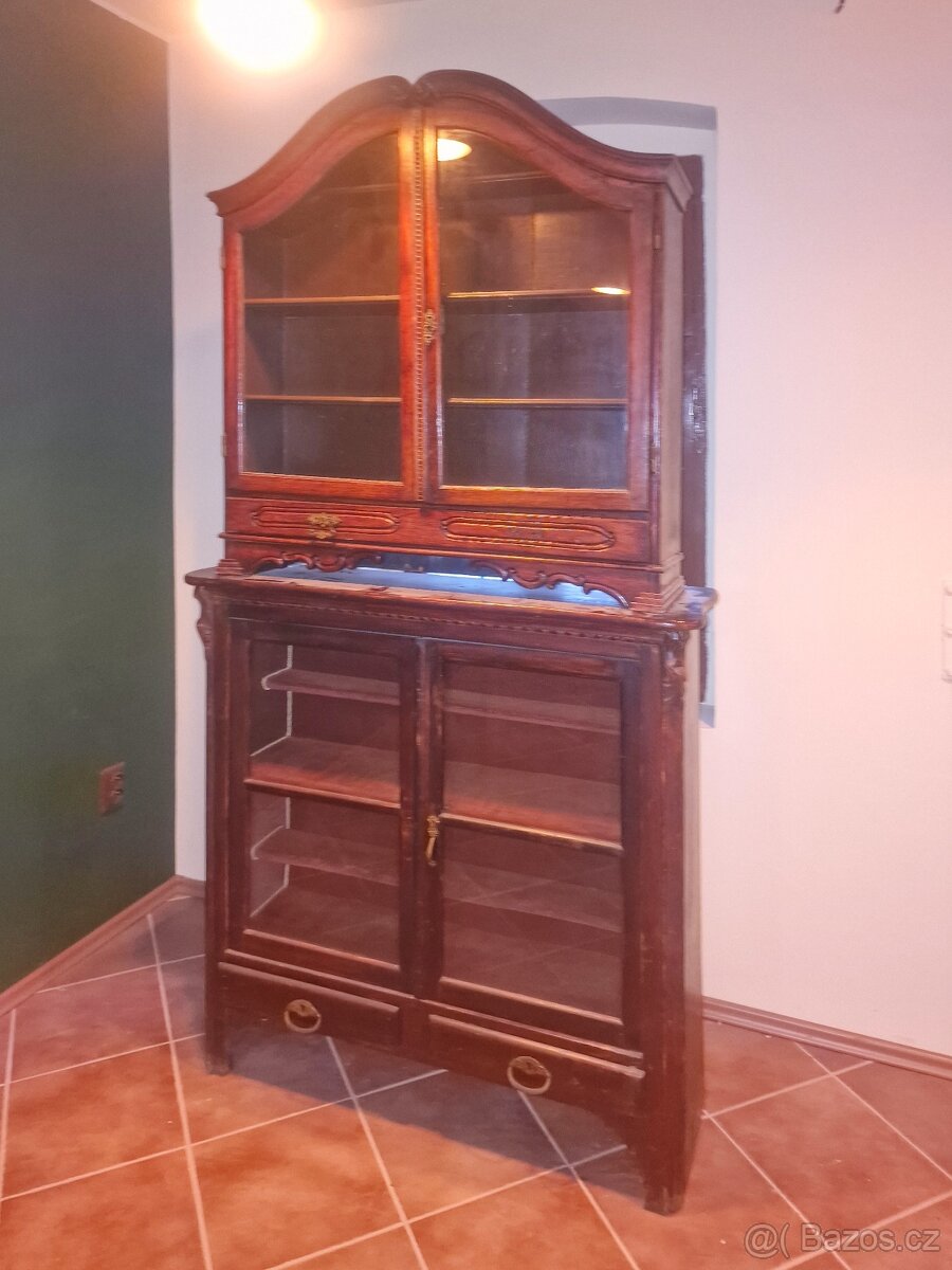 Starožitná vitrína / kredenc - 2
