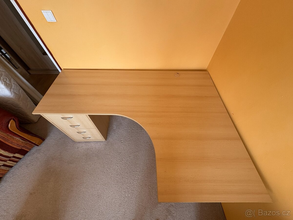 Rohový počítačový stůl - 2