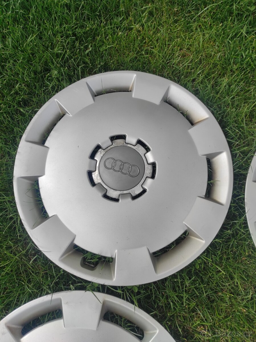 Sada 4 kusů poklic Audi (16") - 2