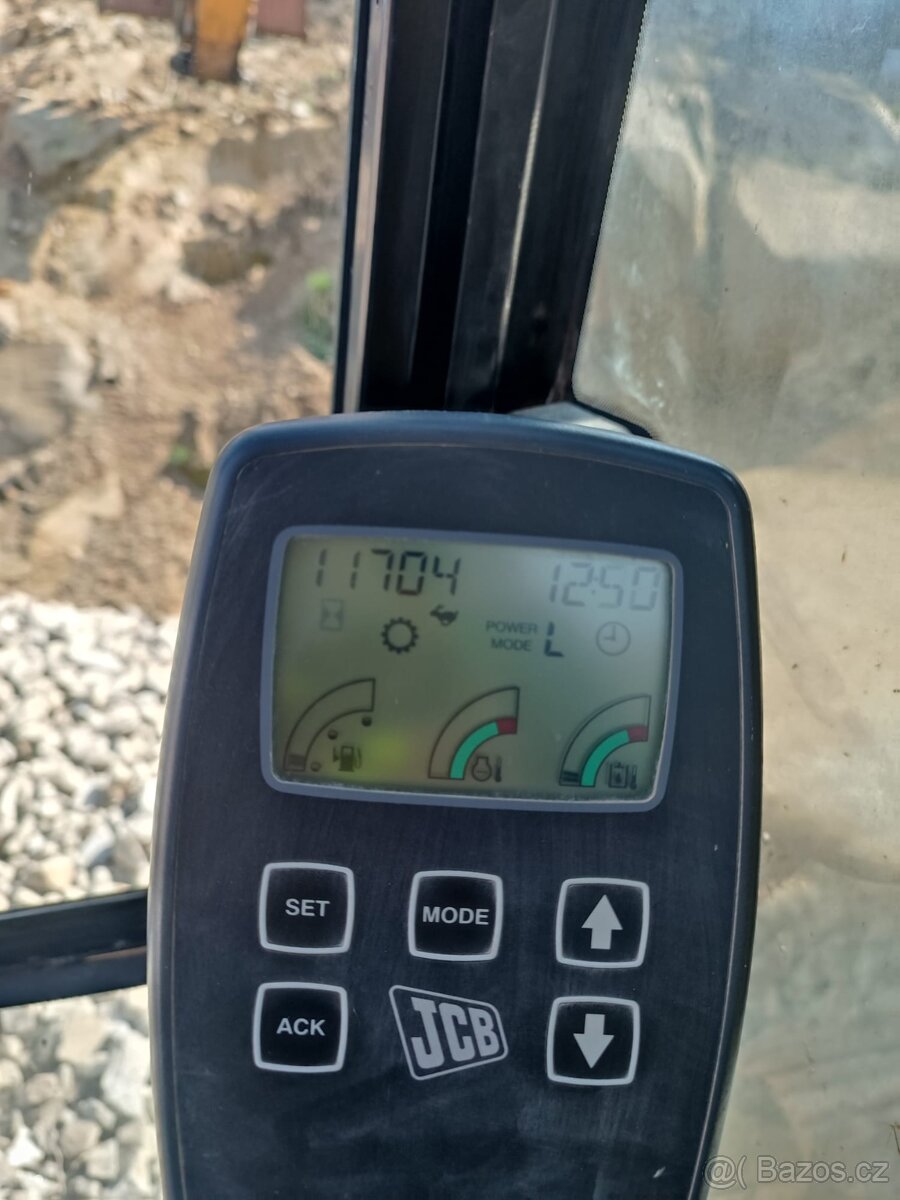 JCB JS 220 LC + příslušenství - 2