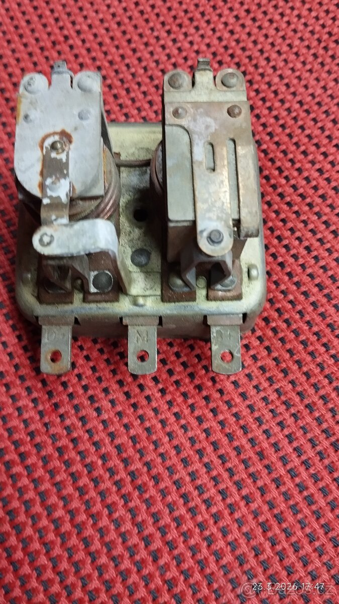 Relé dobíjení 6V 130w - 2