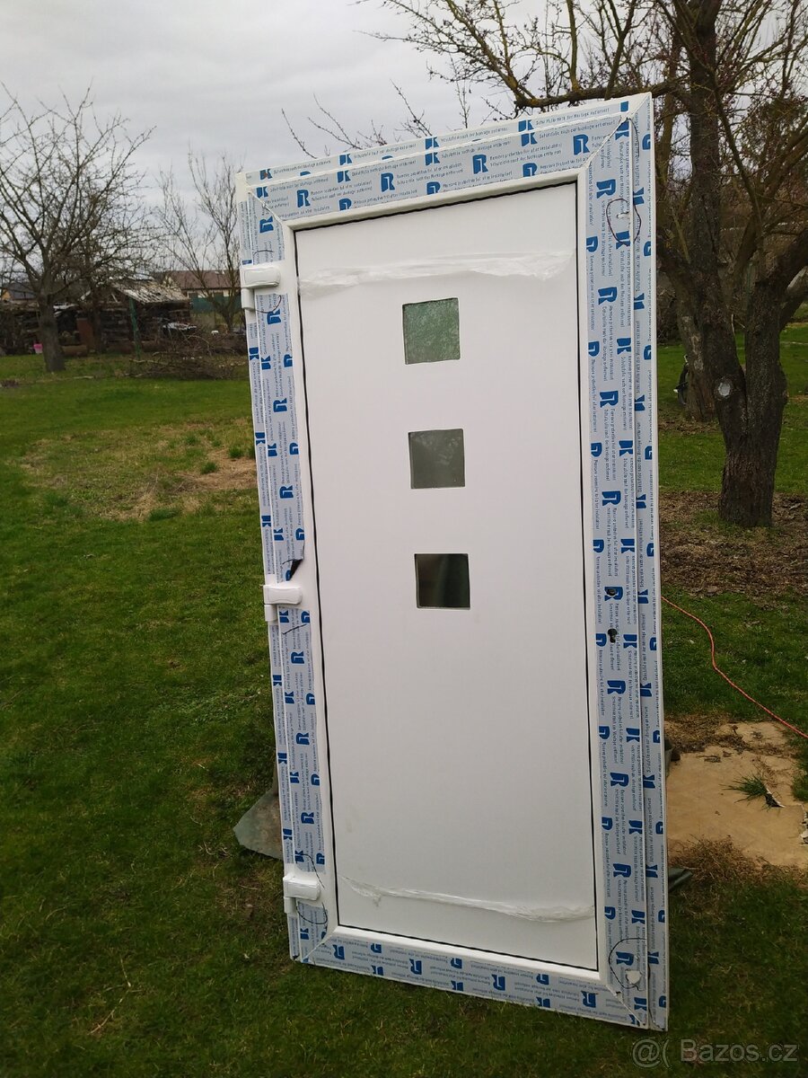 Plastové vchodové dveře - 2