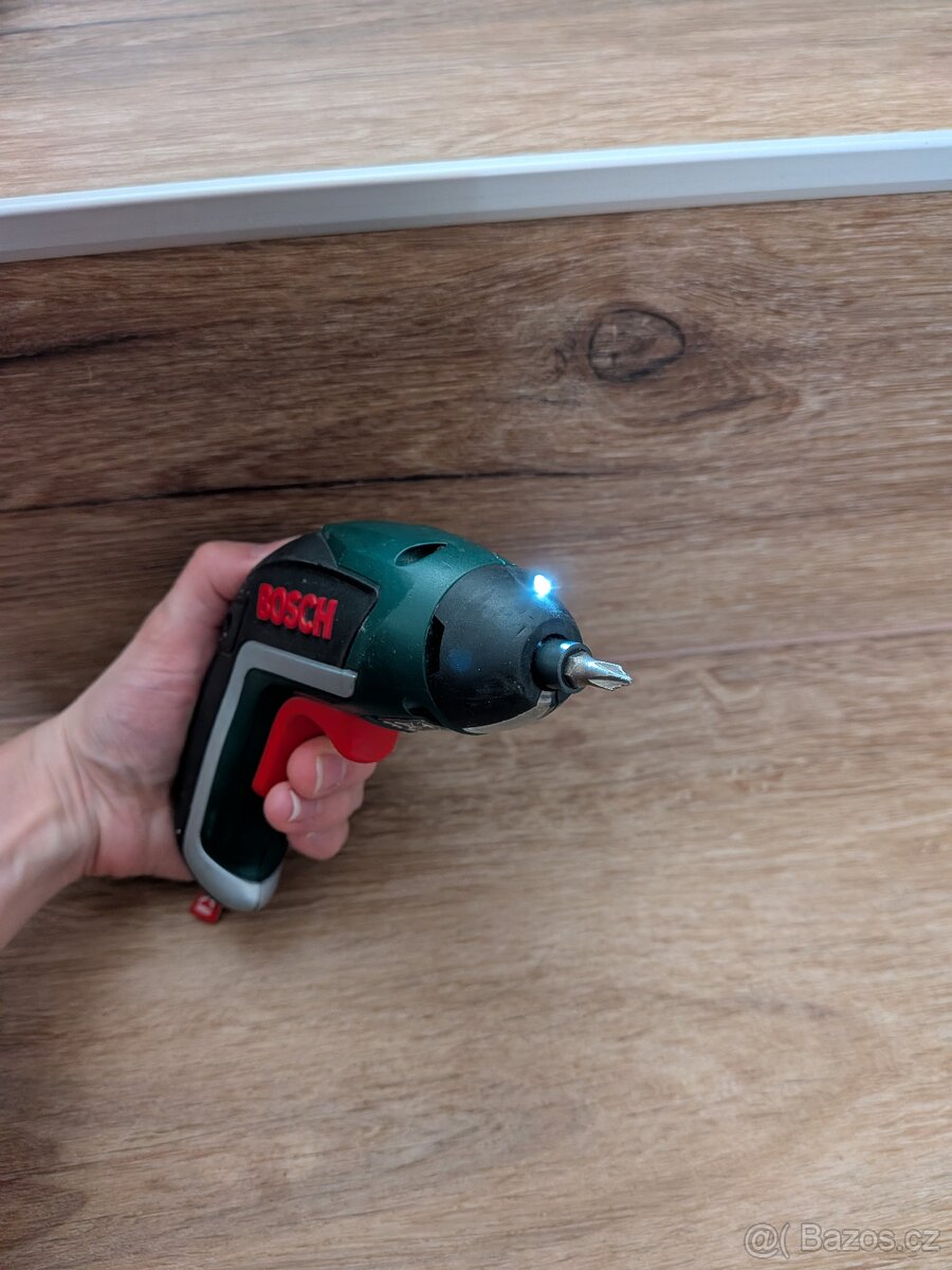 Akumulátorový šroubovák Bosch IXO - 2