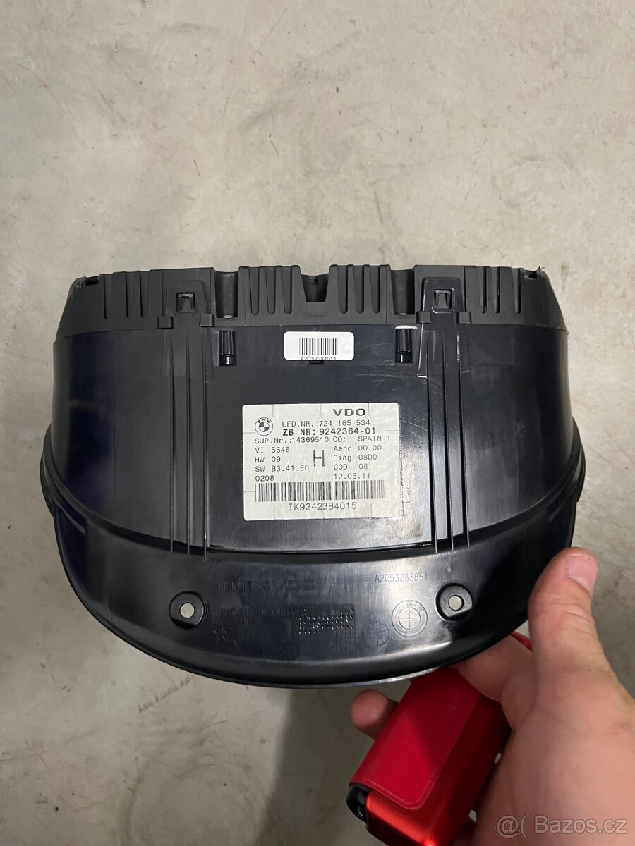 Bmw e9X budíky 335is - 2