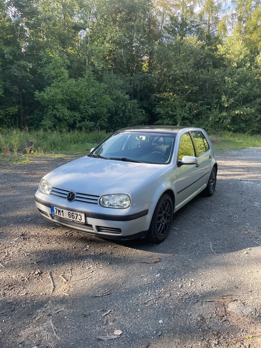 VW Golf 4 1.6 16V - 2