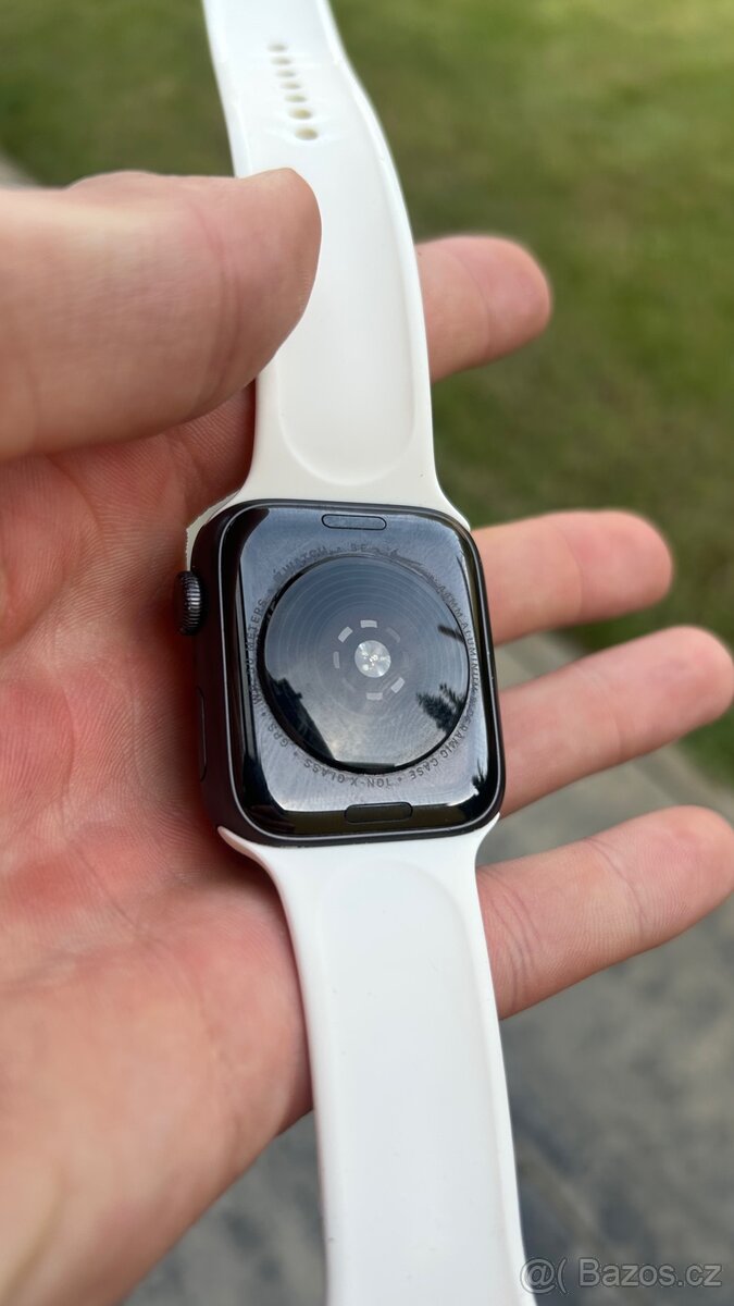 (Zdarma Dárek k) Apple Watch - 2