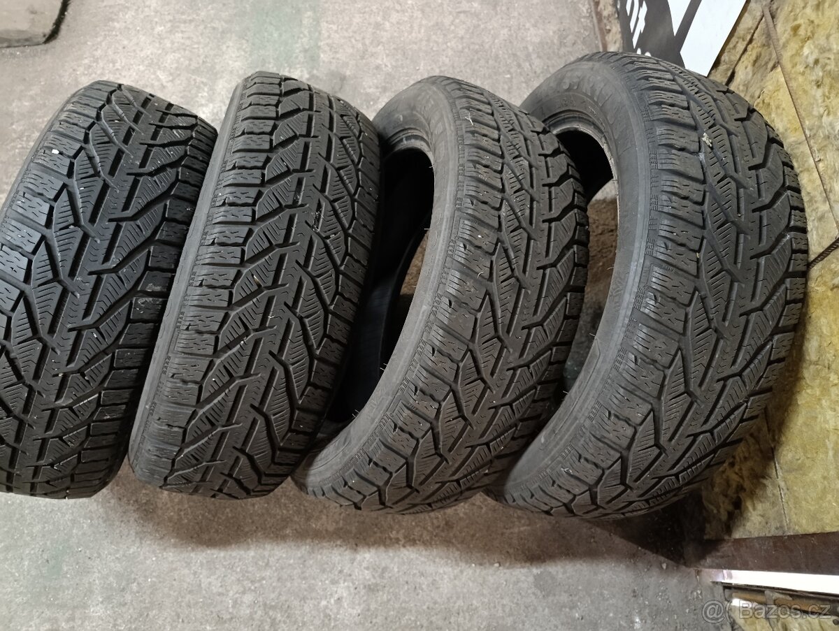 Prodám použité 215/55 R17 - 2