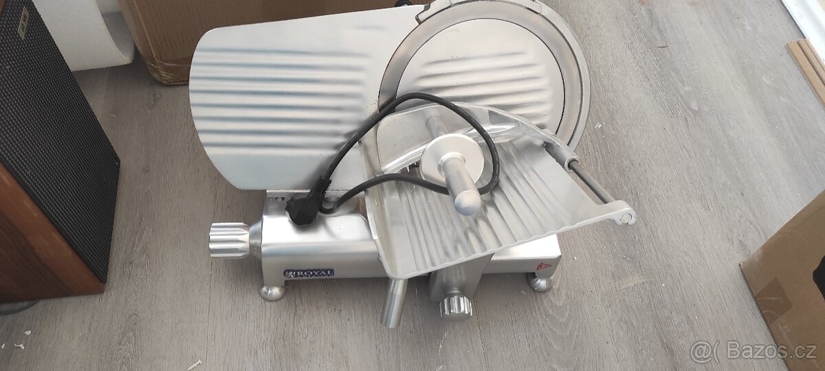 Kráječ nářezák profi záruka - 2