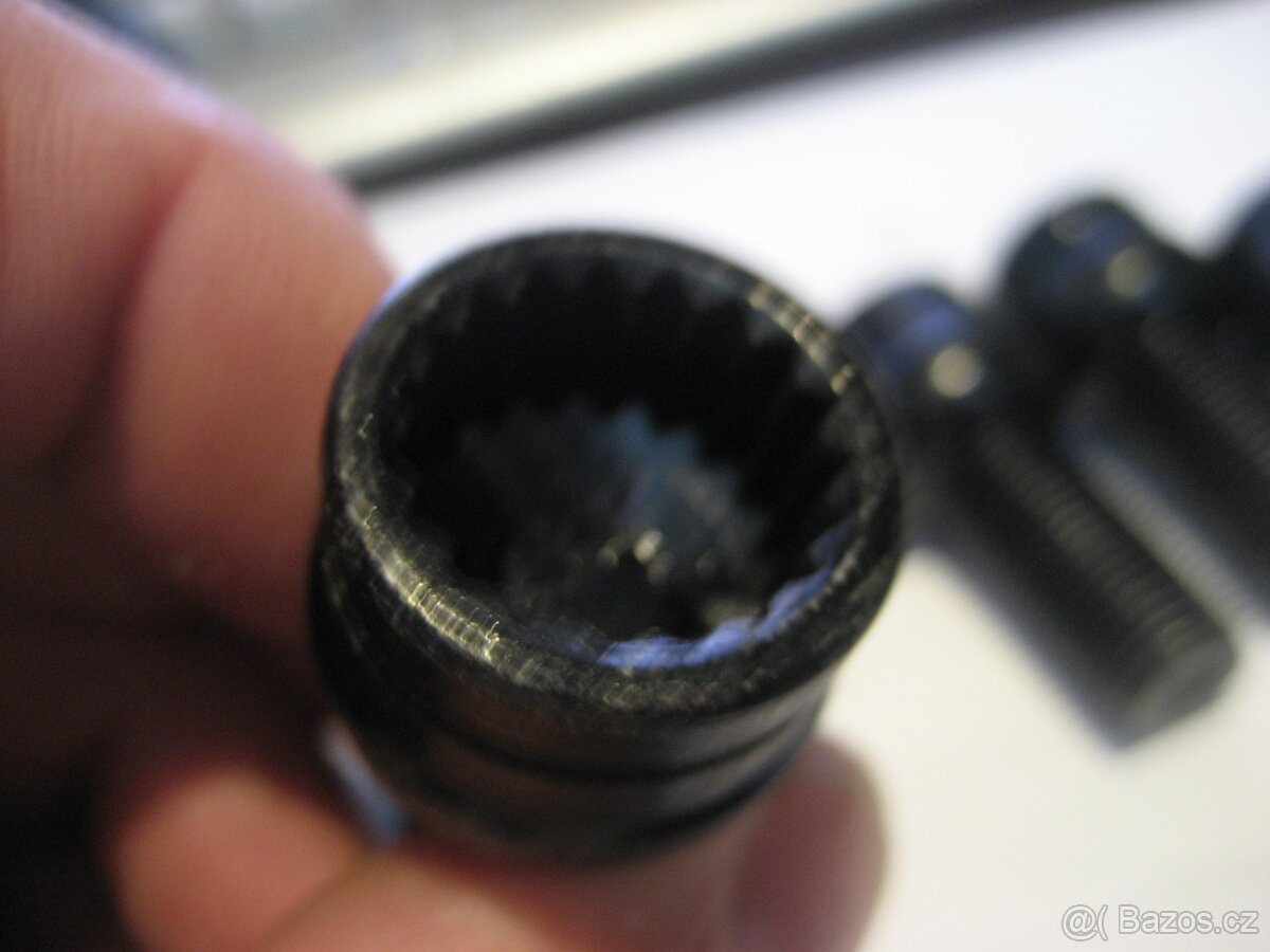 pojistné šrouby - 2