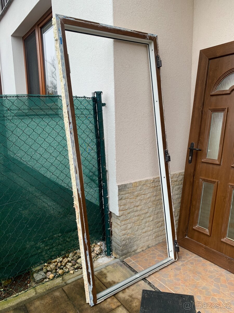 Prodám plastové dveře - 2