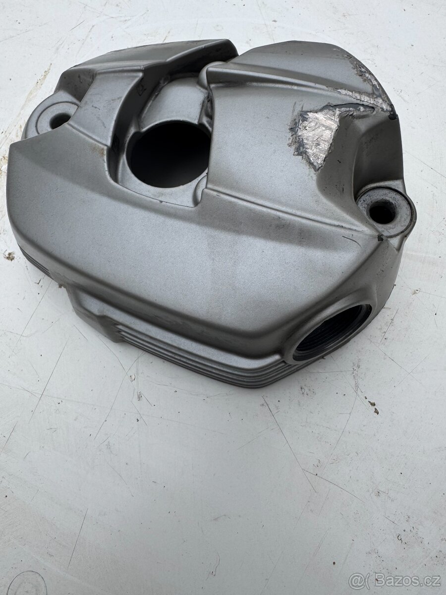 Pravé víko motoru BMW - 2