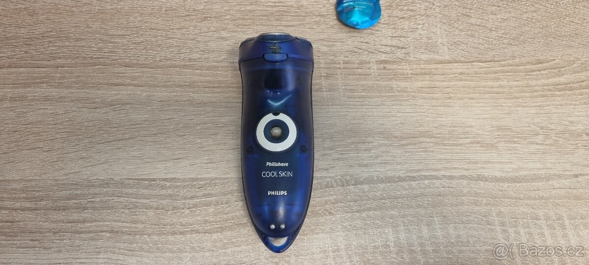 Holící strojek Philips + krém - 2