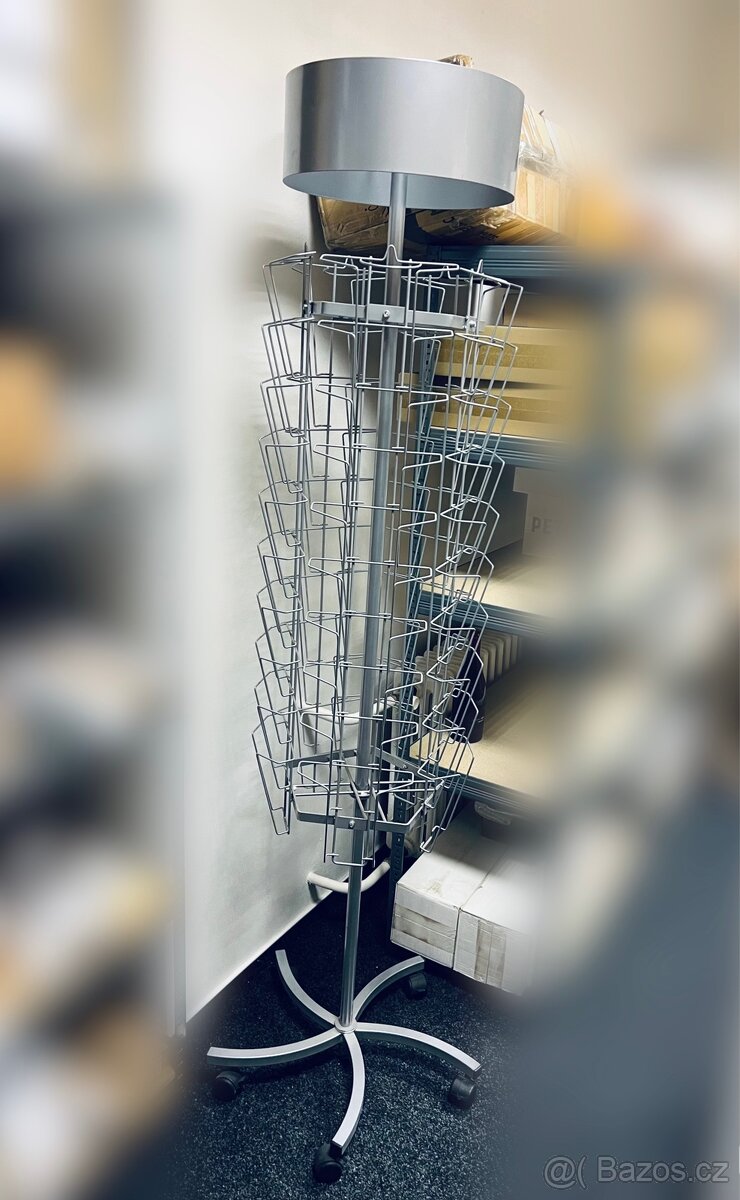 Kovový otočný stojan na prospekty - 2