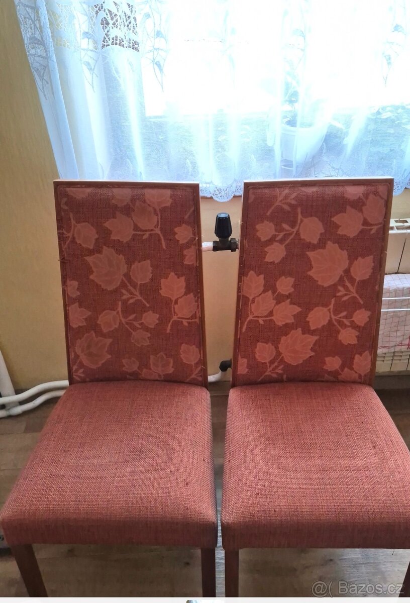 Čalouněné židle. - 2